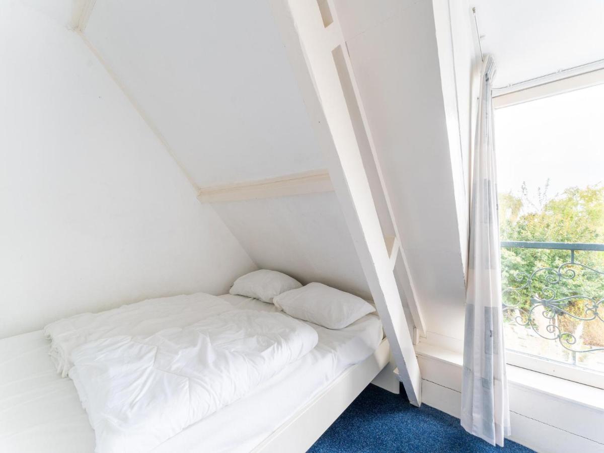 Modern Holiday Home In Heeg With Garden エクステリア 写真
