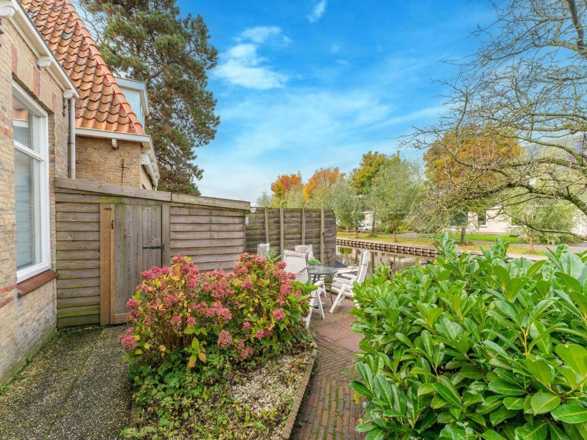 Modern Holiday Home In Heeg With Garden エクステリア 写真